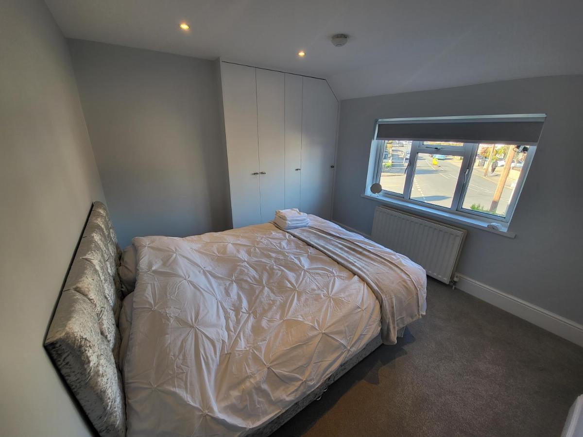 High Spec Large 6 Bedroom House! Kingston upon Thames  Exterior photo