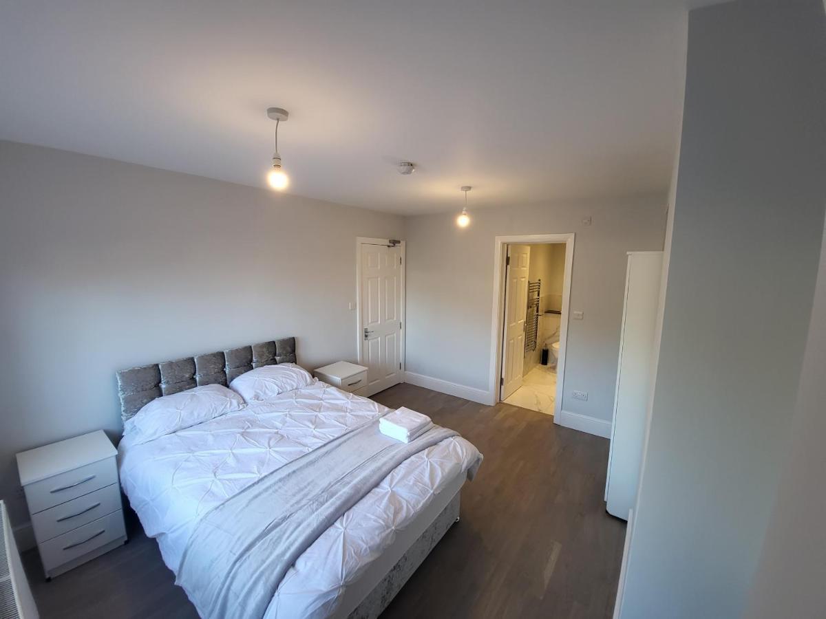 High Spec Large 6 Bedroom House! Kingston upon Thames  Exterior photo