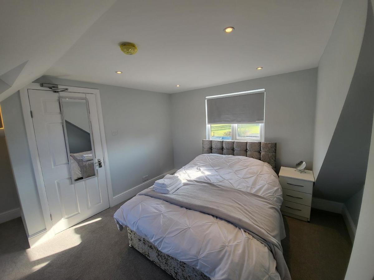 High Spec Large 6 Bedroom House! Kingston upon Thames  Exterior photo