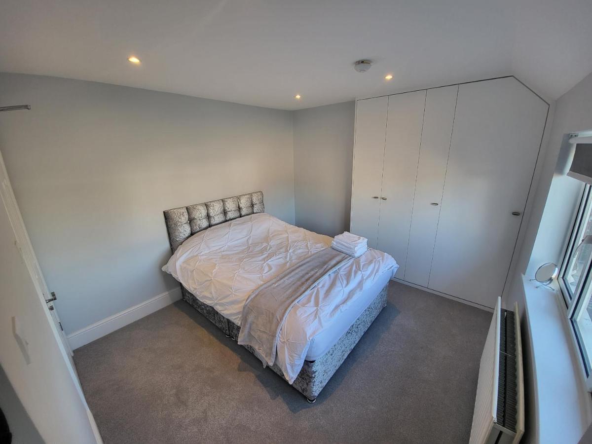 High Spec Large 6 Bedroom House! Kingston upon Thames  Exterior photo